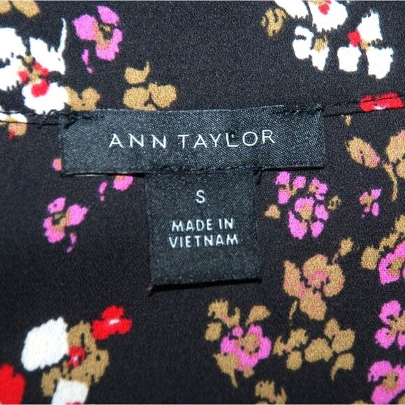 Ann Taylor Ladies Black Floral Long Sleeve Blouse Size S Button Up Ruffle Front - Picture 8 of 10